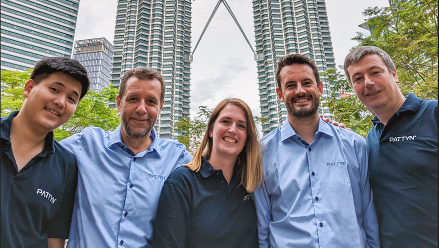 Christophe Brest, deuxième à gauche, avec son équipe de Pattyn Asie, à Kuala Lumpur, capitale de la Malaisie.