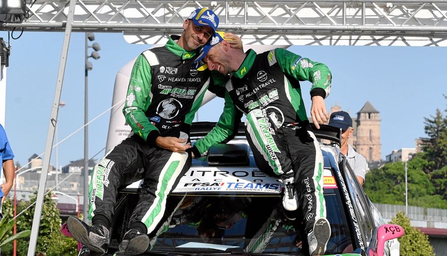 La joie au podium du 49e rallye du Rouergue.