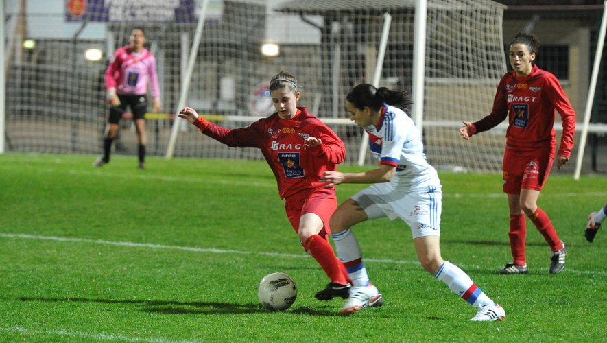 En 2011-2012, Laurie Cance a disputé sa toute première saison chez les seniors ruthénoises (D1), en jouant en parallèle avec les U19.