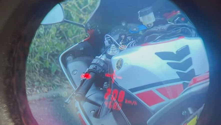 Un motard aveyronnais a été contrôlé à 208 km/h sur l'autoroute A20 dans le Lot.