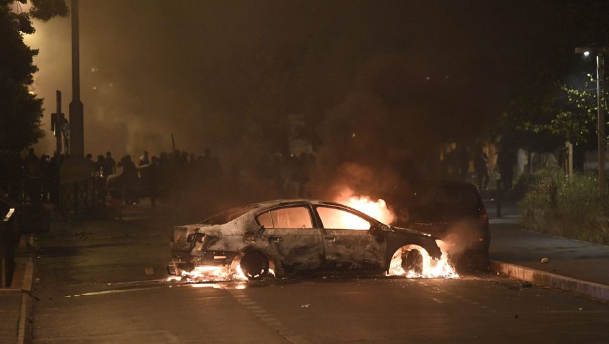 5600 véhicules ont été incendiés durant les émeutes du début de l’été.