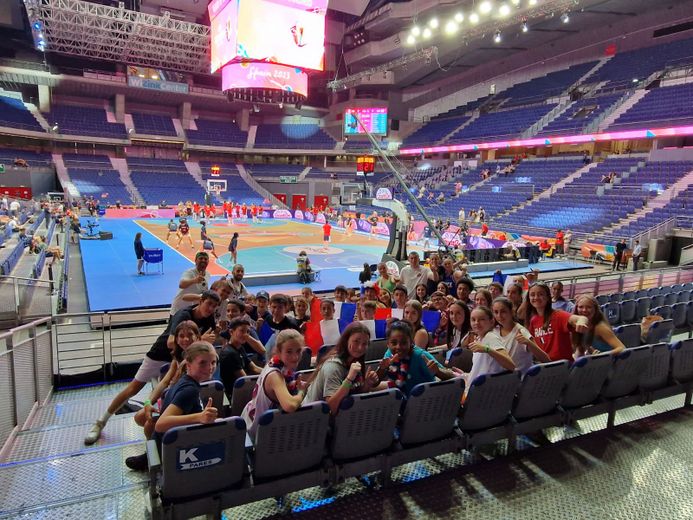 Une forte délégation aveyronnaise a encouragé Leïla Lacan à Madrid depuis les quarts de finale.