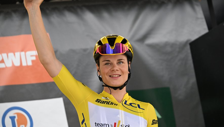 Depuis qu’elle a remporté la première étape, dimanche, Lotte Lockepy, n’a pas lâché le maillot jaune.