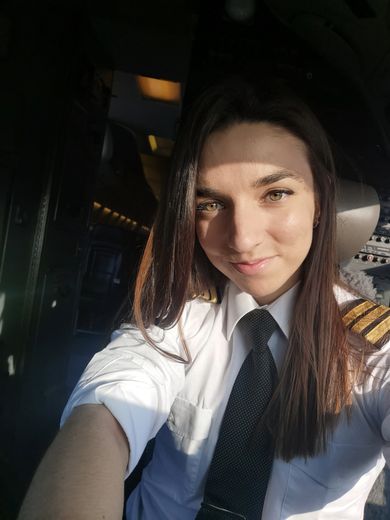 Camille Flottes a exercé pendant quatre ans en qualité de pilote de ligne pour la compagnie Raynair.