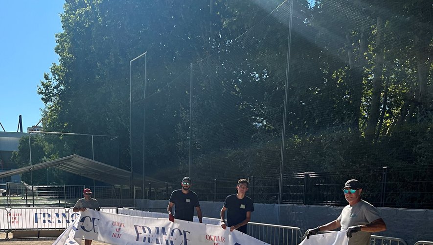 À Montpellier, les bénévoles du club héraultais sont sur le pont depuis plusieurs jours pour préparer le site, et ils sont épaulés par des licenciés aveyronnais venus leur prêter main-forte.