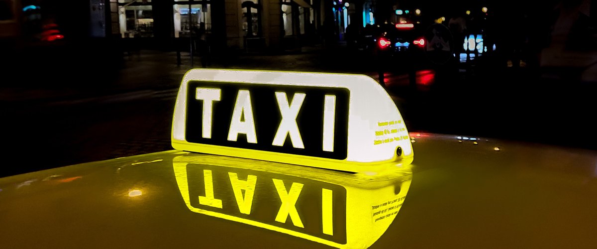 Le taxi cocaïnomane appliquait le tarif de nuit en plein jour aux touristes qui débarquaient de l'aéroport