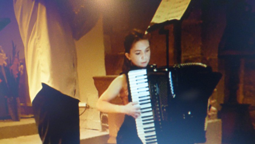 La jeune accordéoniste russe.