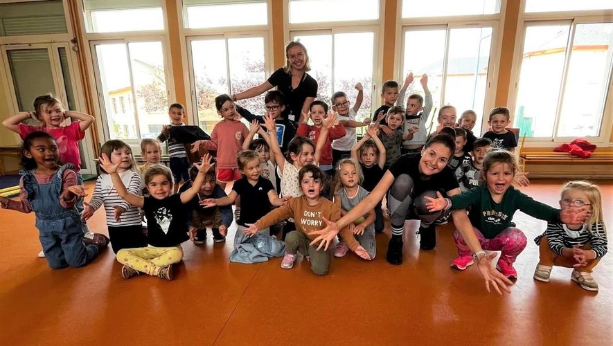Les enfants participant à l’atelier de danse avec Marina.