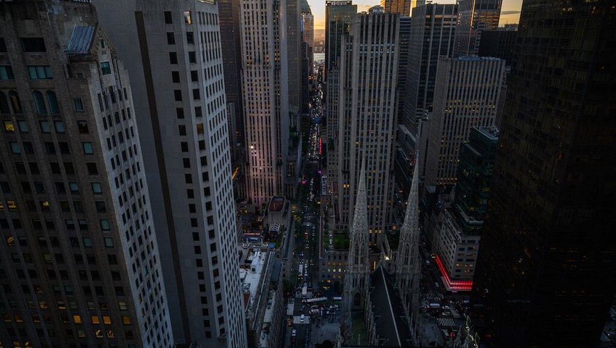 Mégapole de millions d'habitants à la circulation automobile dantesque, New York veut instaurer comme à Londres un péage urbain.