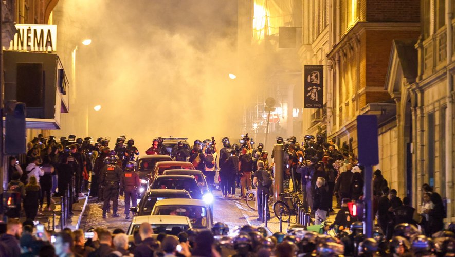 Mort de Nahel à Nanterre: comment les émeutiers se procurent des feux d' artifice malgré la réglementation