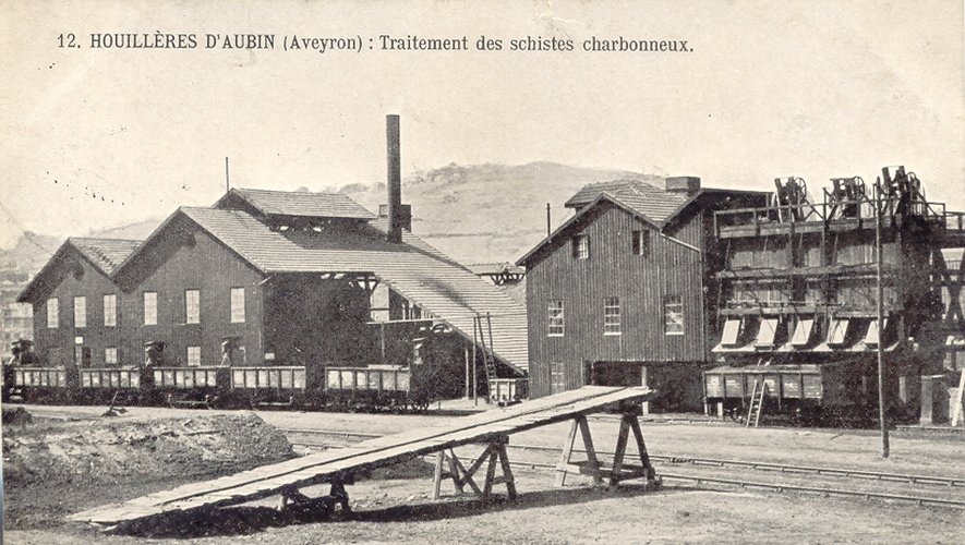 Traitement des schistes charbonneux à Aubin, dernier tiers du XIXe siècle.