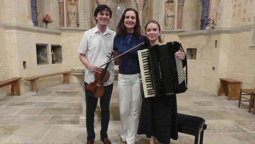Les jeunes talents au coté de Virginie Rouillard présidente à Lausane de musique en joie