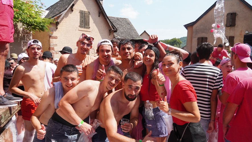 800 baluchons ont été vendus en 3 heures, une première pour le foyer rural de Bruéjouls.