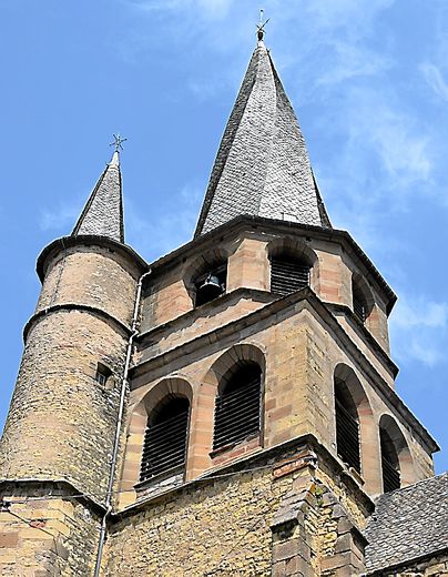 Saint-Côme-d’Olt intrigue avec son étrange clocher
