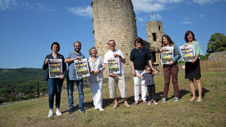 Tout l'équipe de ce voyage en Aveyron à travers la bande dessinée donne rendez-vous au château de Bertholène.