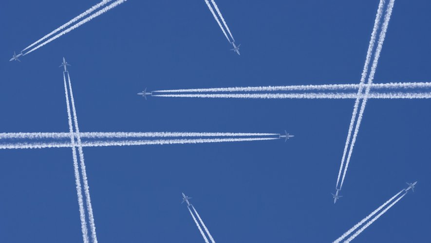 Le secteur aérien tente de réduire les traînées de condensation dans le ciel provoquées par les avions.