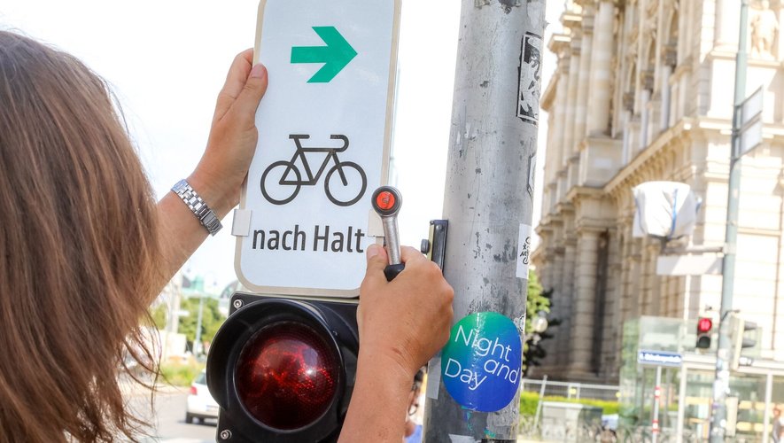 Les cyclistes ont désormais l'autorisation de tourner à droite au feu rouge à la plupart des carrefours à Vienne.