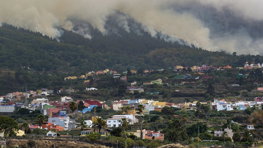 L'incendie à Tenerife est hors de contrôle.