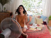 "Freecooling" pour les plus âgés, sorties suspendues pour les jeunes, lieu de fraicheur pour les sans-abris... Face aux températures caniculaires, les mesures préventives se multiplient.
