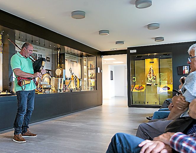 Démonstration de cornemuse au musée.