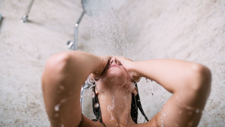 Canicule : une douche fraîche, bonne ou mauvaise idée ?
