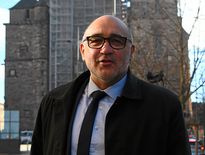 Bruno Gares a été armurierde l’équipe de France d’escrime. Il côtoie l’olympisme depuis 1996.