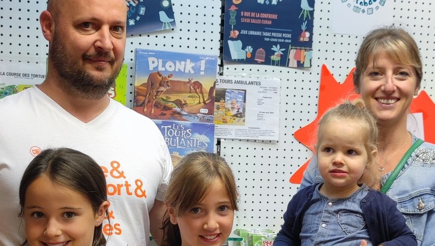 Une nouvelle famille au village  apporte sa joie de vivre.