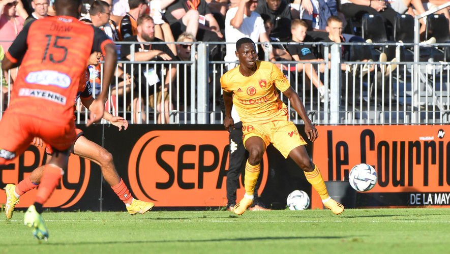 Avec 244 minutes jouées jusqu’à présent, soit 81 par match en moyenne, Ngouyamsa s’est imposé comme titulaire indiscutable au Raf.