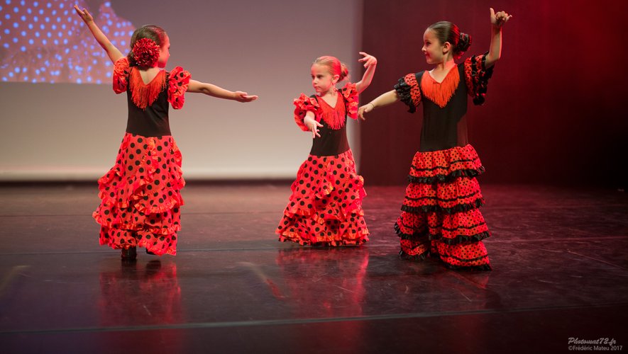 Les cours de flamenco éveil (4 à 6 ans) auront lieu le mercredi de 17h à 17h45.