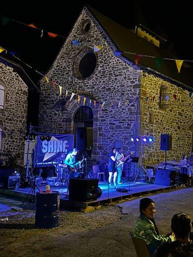 Le groupe Shine a fait le show pour cette seizième édition de l’Estaquade.