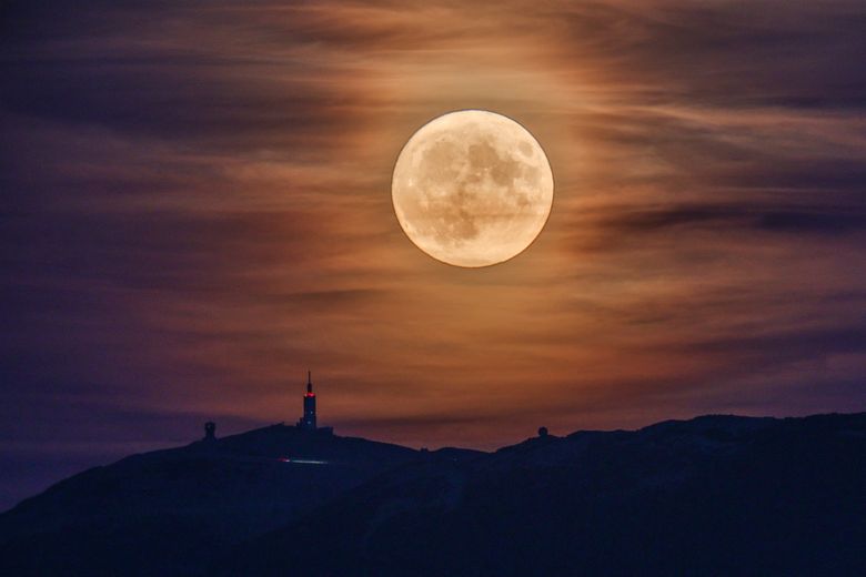 Au-dessus du Mont-Ventoux.