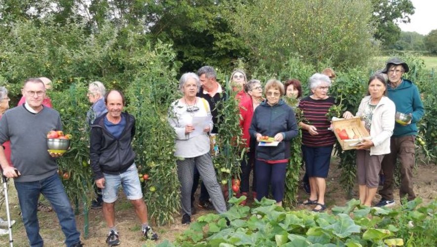 La convivialité et le partage ont présidé à la visite de ce jardin potager.