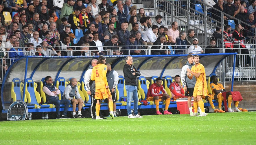 Didier Santini, entraîneur de Rodez lors du match des siens à Pau, samedi 2 septembre.