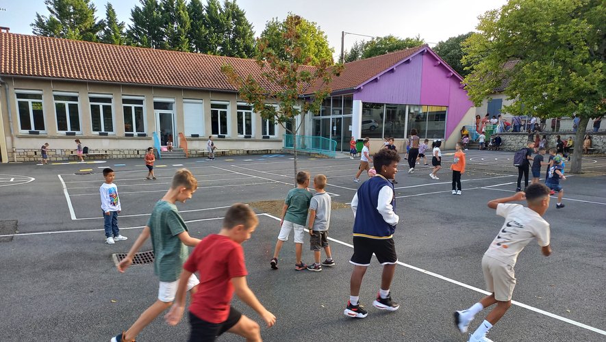 Dans les deux cours de l’école de la Chartreuse, les élèves de primaire et d’élémentaire ont retrouvé avec plaisir leurs camarades.