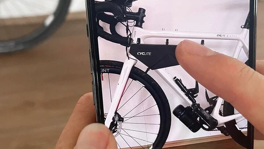 Cyclite propose de visualiser en réalité augmentée ses produits sur votre propre vélo.