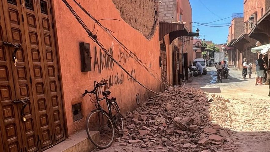 Le bilan du terrible tremblement de terre au Maroc franchit le cap des 1 000 morts en milieu d'après-midi.