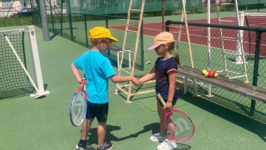 On apprend jeune le fairplay au Tennis club