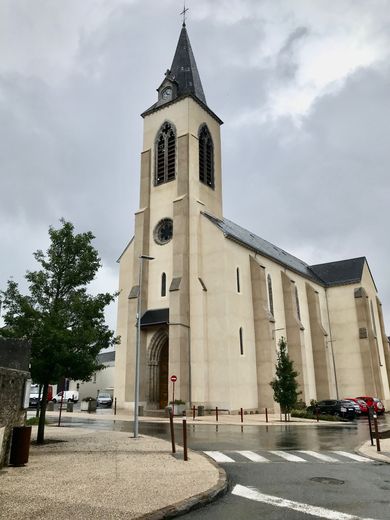 Le nouveau prêtre sera accueilli dans l'église à la façade rénovée