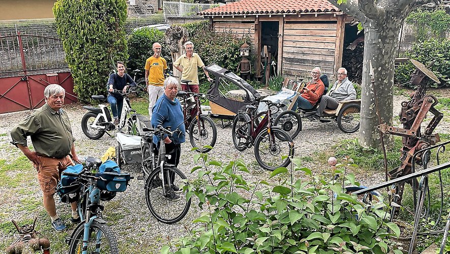 L'association In'VD teste des prototypes, pièces manquantes entre la voiture et le vélo.