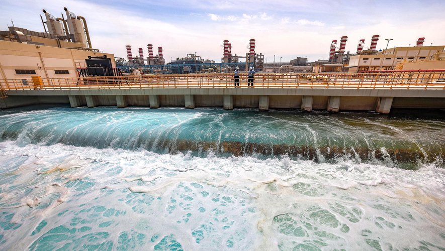 Une grande part de l'eau est destinée à la capitale Ryad, qui a besoin de 1,6 million de mètres cubes par jour, un chiffre qui pourrait passer à six millions d'ici la fin de la décennie.