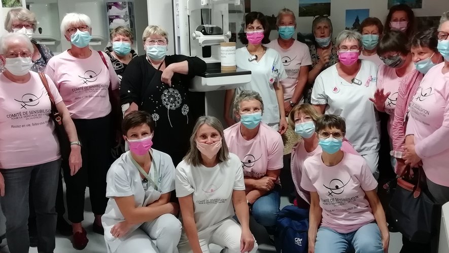 L'équipe de mammographie et les patientes.