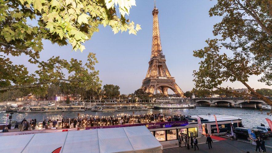 Rendez-vous ce jeudi 5 octobre sur les quais de Seine  pour une mini-croisière d’exception à bord de la péniche Le Diamant bleu.