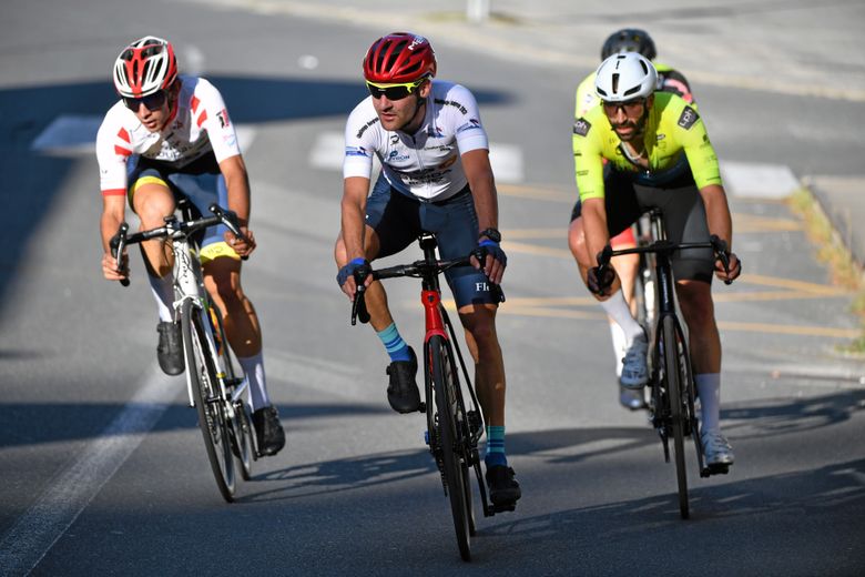 Julien Cayssials a remporté la course et le Challenge au sprint devant Jérémy Boudignon, dimanche 1er octobre, à Villefranche-de-Rouergue.