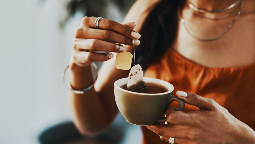 Le thé noir pourrait aider à contrôler la glycémie et à réduire le risque de diabète, révèle une étude.