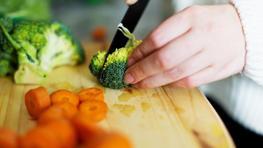 Les carottes et les brocolis comptent parmi les légumes associés à une prise de poids moindre à long terme, par rapport aux petits pois et aux maïs, révèle une étude.