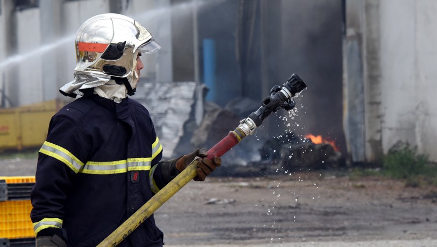 Une quinzaine de pompiers est mobilisée à Sévérac-d'Aveyron depuis le milieu de matinée.