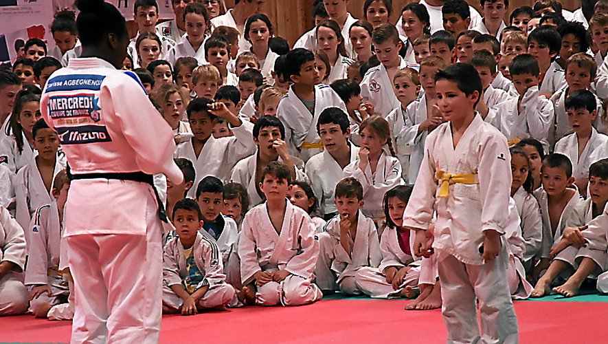 Comme en mars 2019, quelques jeunes judokas auront la chance de combattre avec un champion olympique.