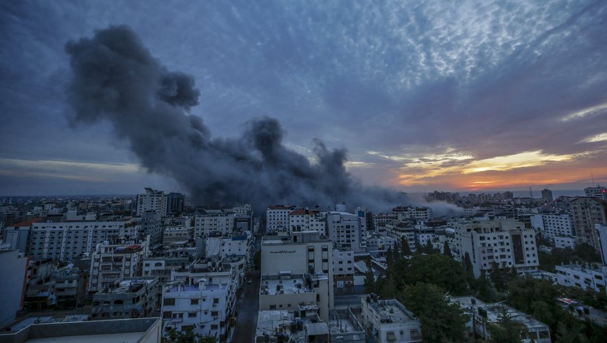 Après l'attaque du Hamas, Israël réplique. Les combats continuent de faire rage, ce dimanche 8 octobre 2023.