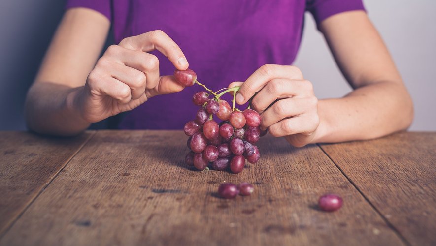 Une étude met en évidence les bienfaits du raisin pour la santé oculaire chez les personnes âgées.