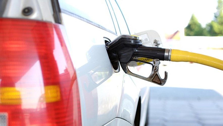 Les prix des carburants est en légère baisse depuis trois semaines en France.